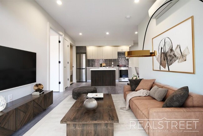 Building Photo - Stunning & Spacious NEW 2 BED in Flatbush Rental