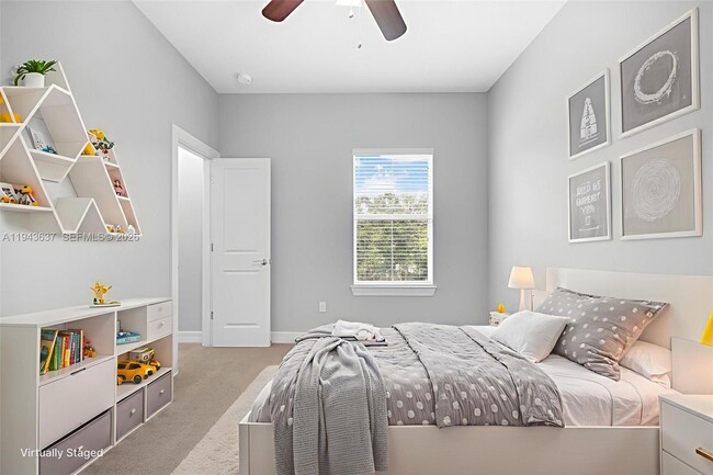 Photo - 964 Banyan Dr