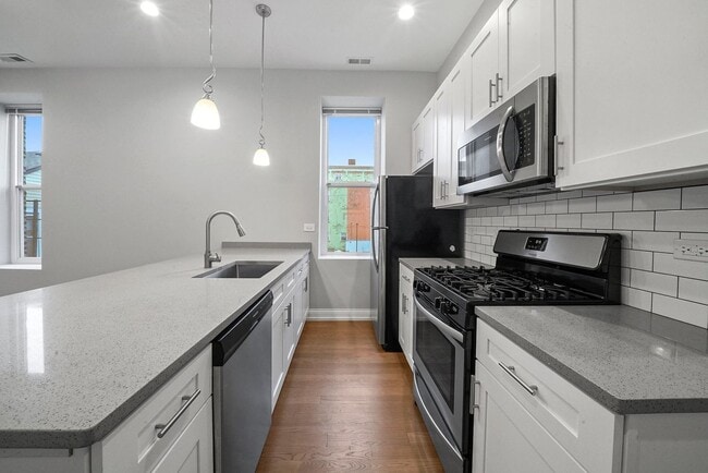 Photo - 1946 S Racine Ave