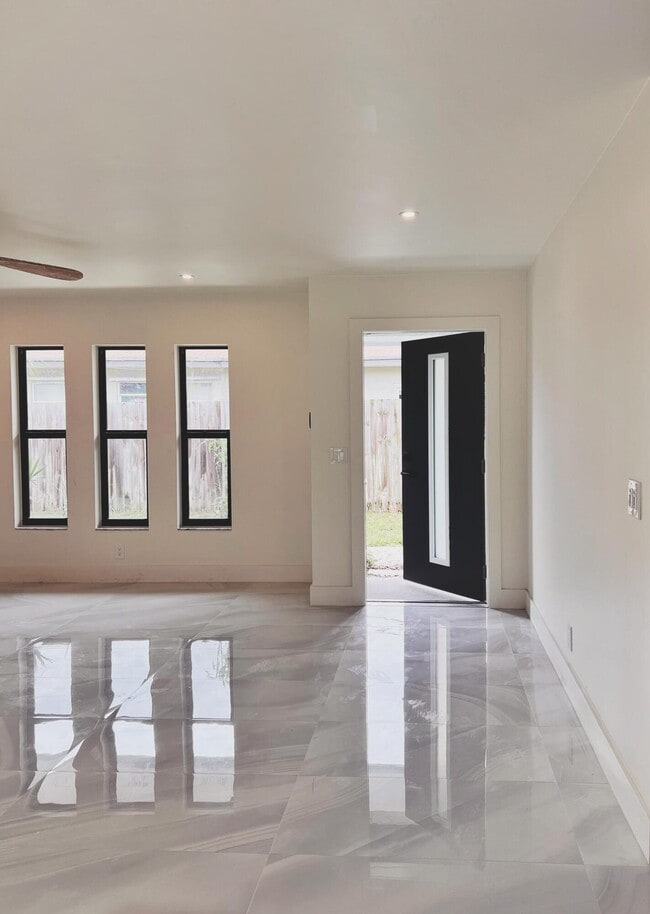 Photo - 9287 Sunrise Dr