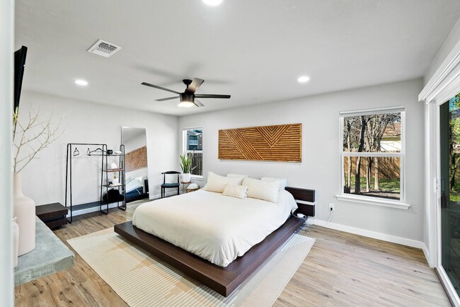 Photo - 9910 Woodshire Dr