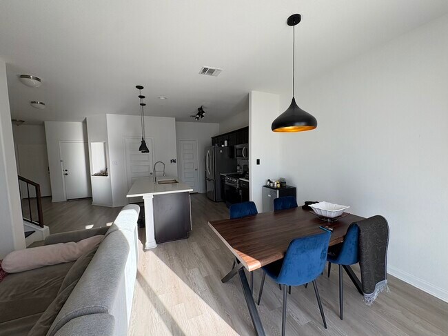 Photo - 1620 Bryant Dr Unit 402