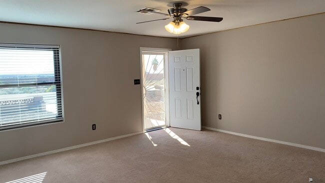 Photo - 36360 Margaret St