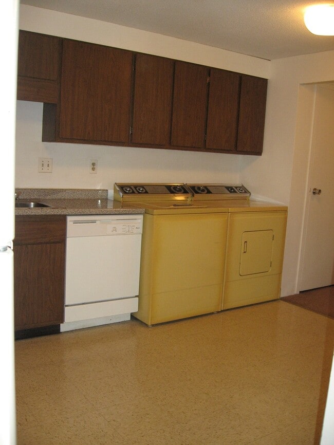 Photo - 37 Academy Ave