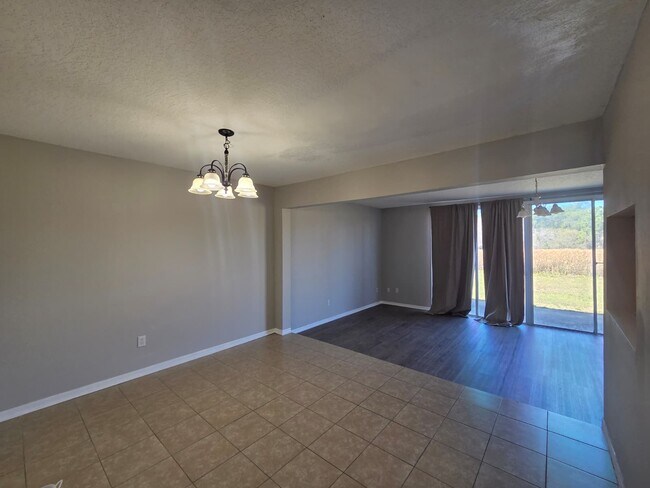 Photo - 475 Caribbean Dr