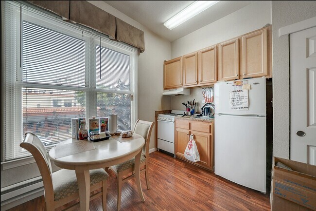 Photo - 441 Virginia St