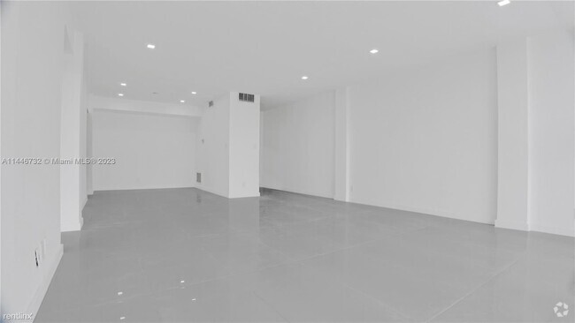 Building Photo - 1 br, 1.5 bath Condo - 9381 E Bay Harbor D... Unit Apt 402N