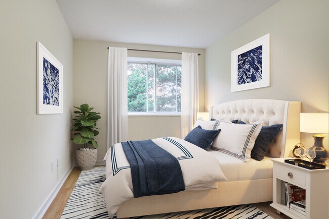 Photo - 53 McMurchy Avenue North