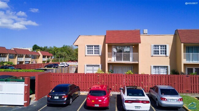 Building Photo - 9974 SW 88th St Unit 1038