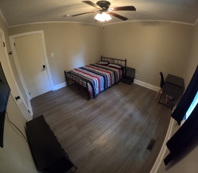 Photo - 120 Longview Dr