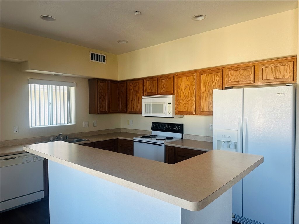 Photo - 1765 Central Ave Unidad 1102 Rental