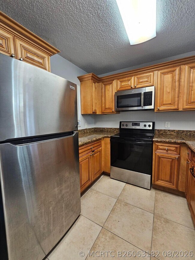 Photo - 1453 Lake Crystal Dr Unit D