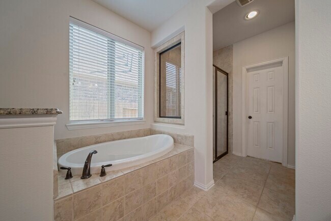 Photo - 8115 Spreadwing St