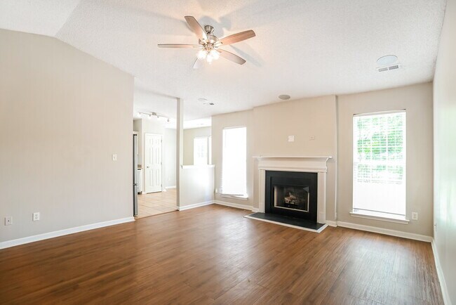 Photo - 9928 Peppermint Ln