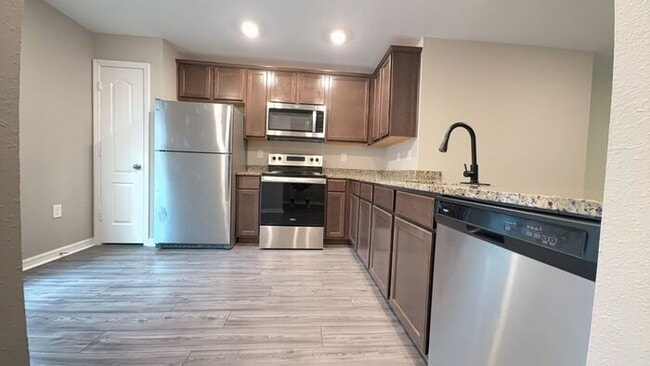 Photo - 13 Poinfield Pl