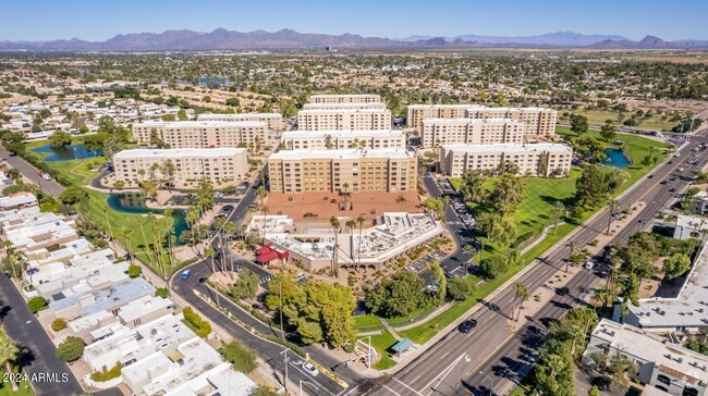 Building Photo - 7910 Camelback Rd Unit 302 Rental