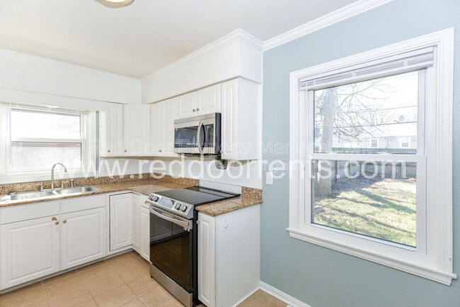 Photo - 4930 N Illinois St