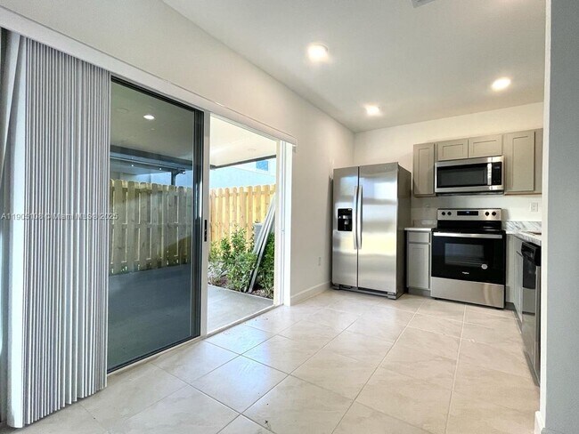 Photo - 441 NE 5th Terrace