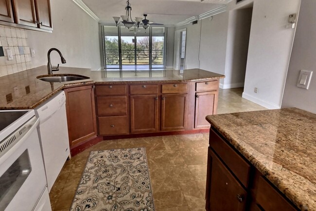 Photo - 3080 N Course Dr Unidad Gorgeous 2 bed 2 bath