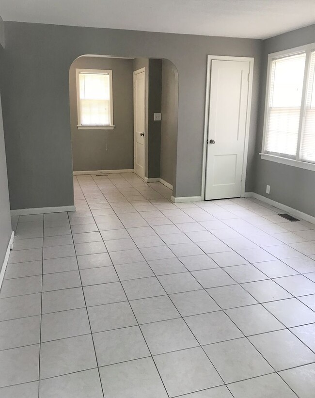 Photo - 617-617 N Broadway St Unidad 617 N. Broadway