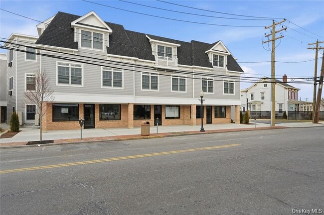 Photo - 180 Deer Park Ave Unidad 204