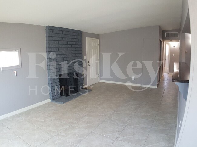 Photo - 332 Wisteria Ave