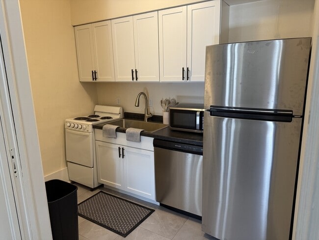 Photo - 137 E Gorham St Unidad 2