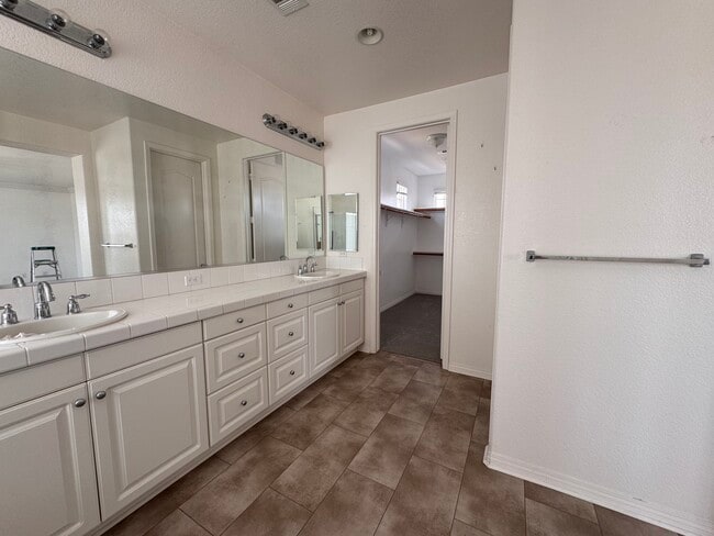 Photo - 5910 Tandil Way