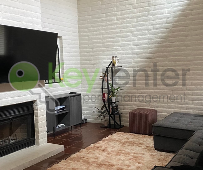 Photo - 2692 Bradford Way