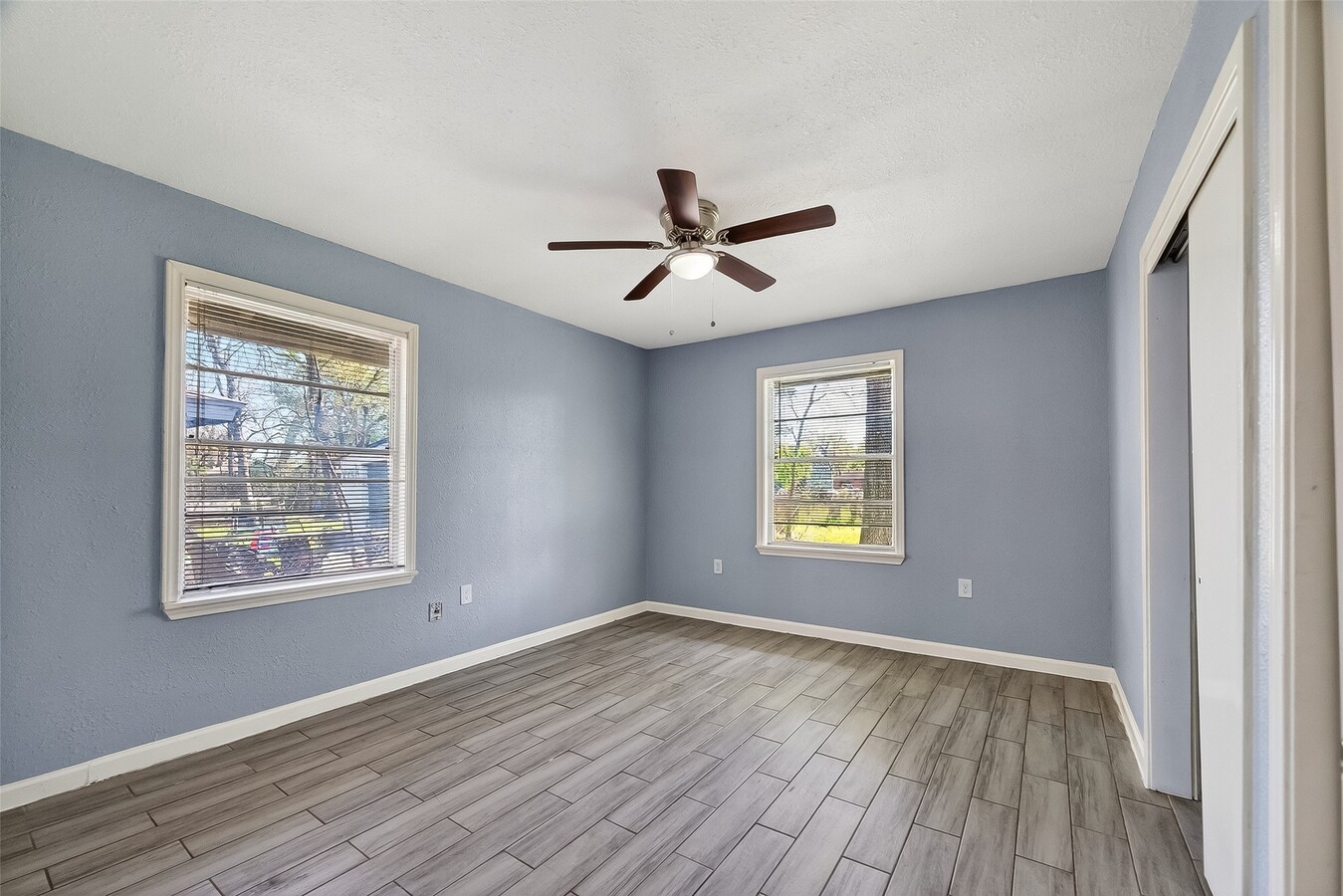 Photo - 6022 Lyndhurst Dr
