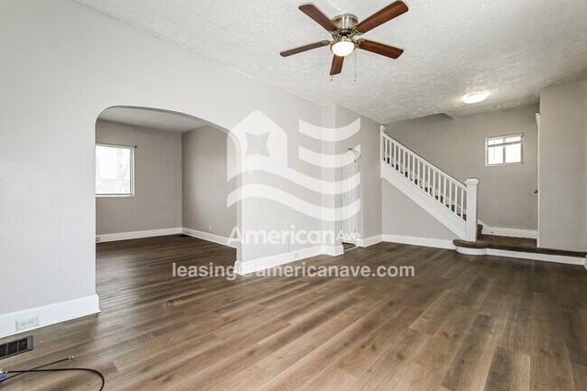 Photo - 1126 Main St