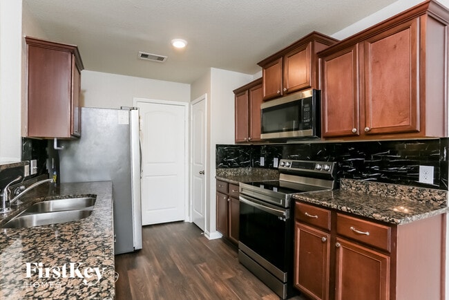 Photo - 5551 Rainbow Rd.