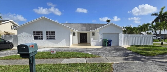 Building Photo - 13470 SW 24th St Rental