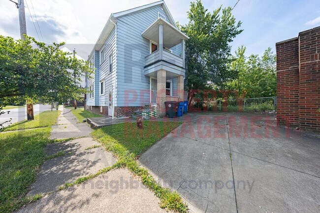 3872 E 112th St Unidad Lower Unit