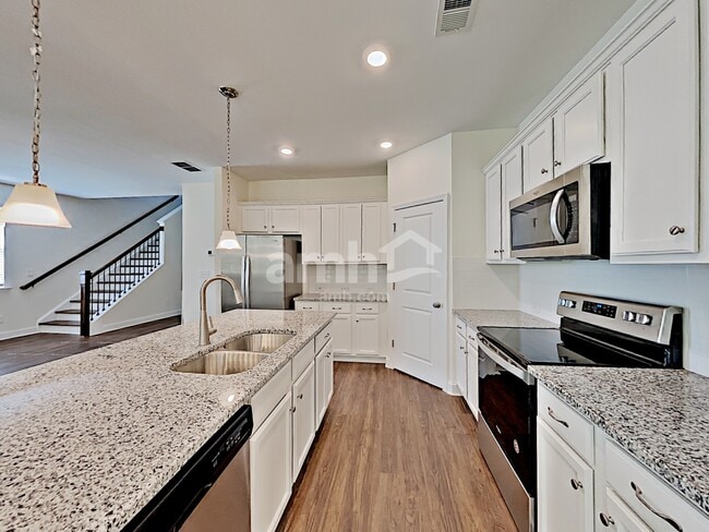 Photo - 260 Lake Vista Dr