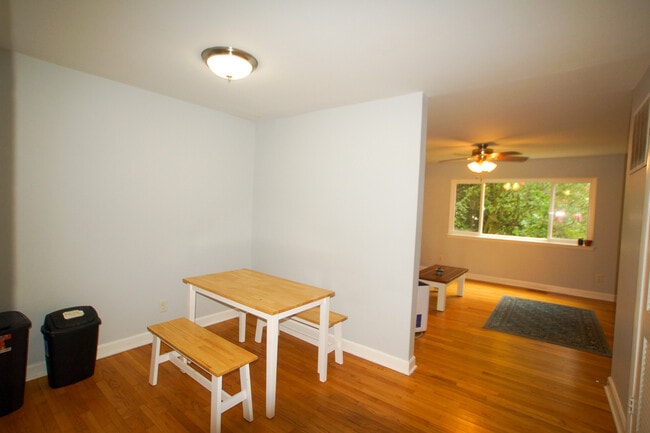 Photo - 205 Sunrise Ln