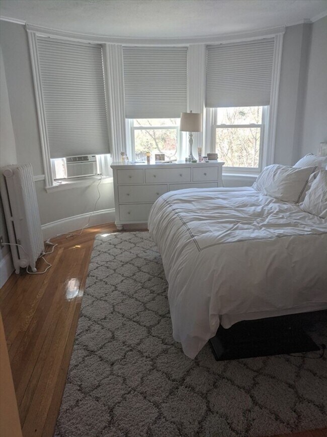 Photo - GREAT 2Br/1Bth in the heart of Brookline! Heat/Hot Water included in rent!