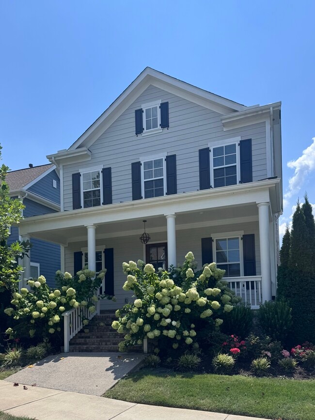 Photo - 451 Dewar Dr House