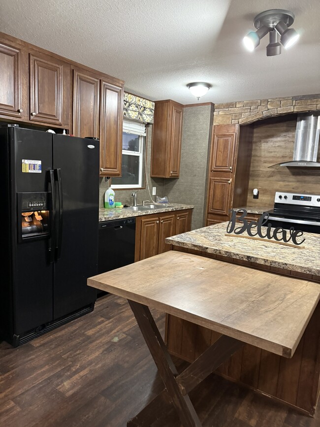 Photo - 207 Juniper Rd