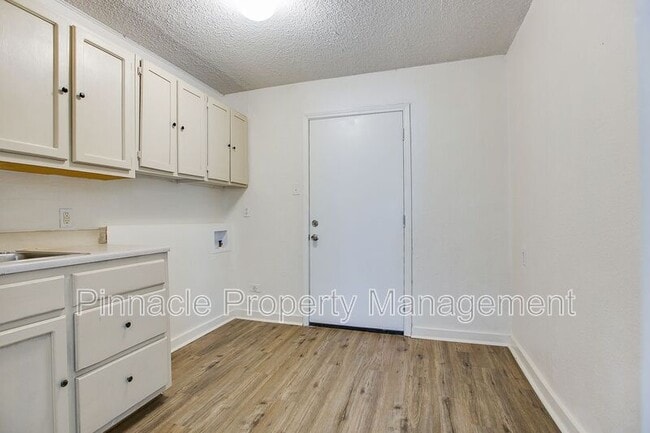 132 E 11th St