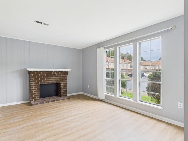 Photo - 783 Pleasant St