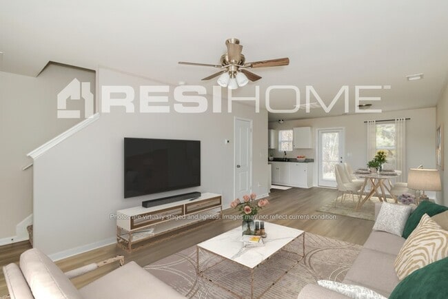 Photo - 194 Queens Cir