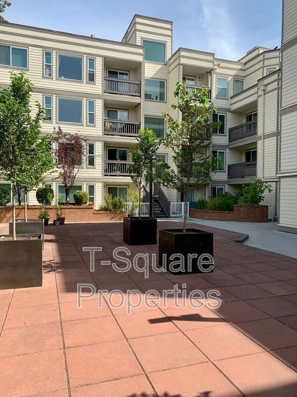 2152 N 112th St Unidad 409