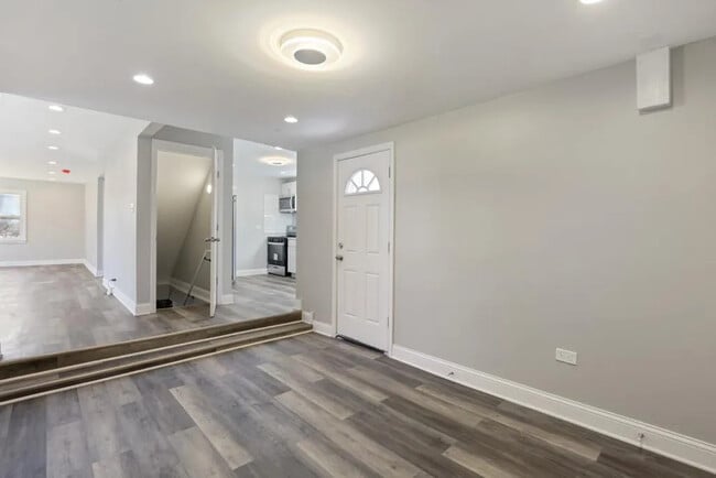 Photo - 1S480 Monterey Ave