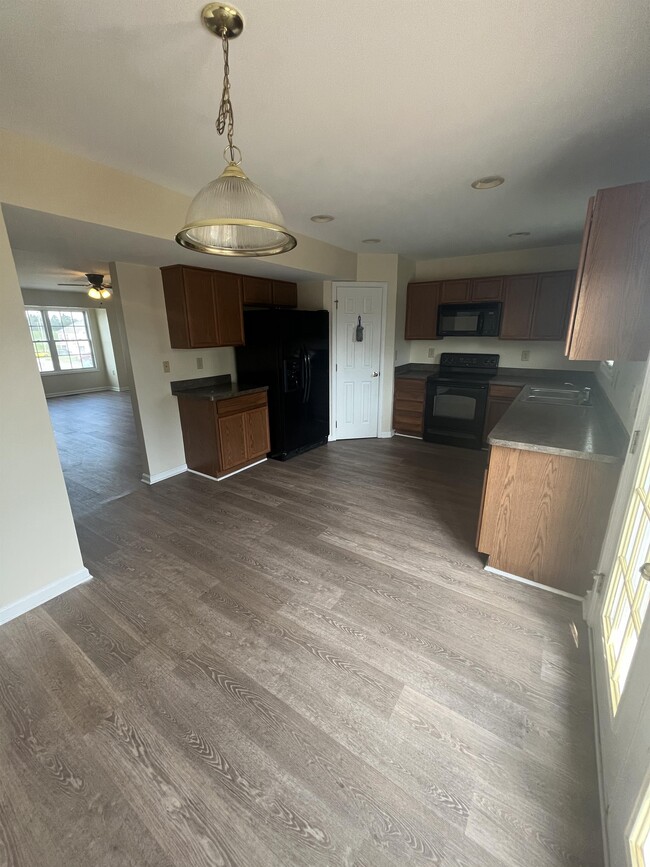 Photo - 118 Myatt Ct