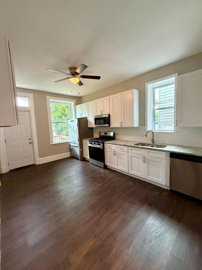 Photo - 3640 Liermann Ave