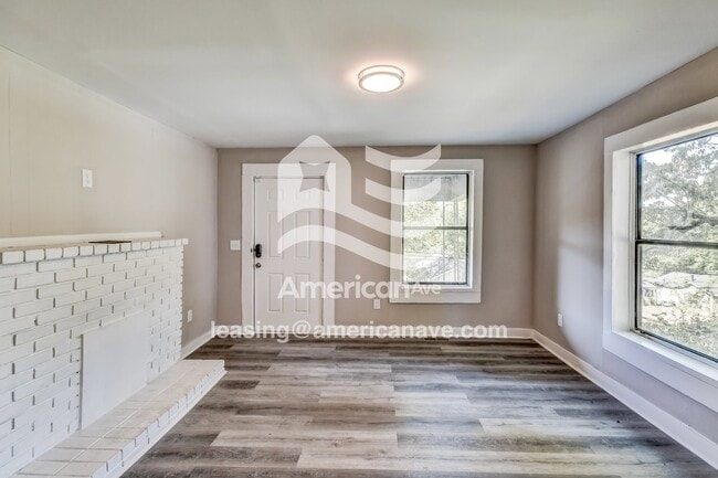 Photo - 633 84th St S