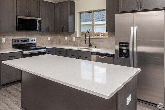 3BR, 2BA - 1,550SF - Kitchen