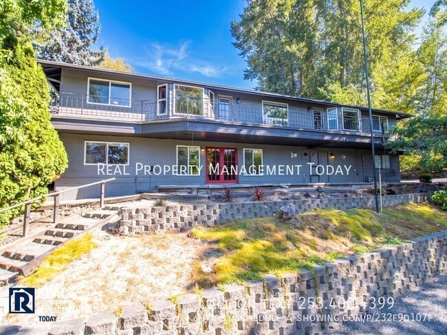 Building Photo - 1531 Vista Dr