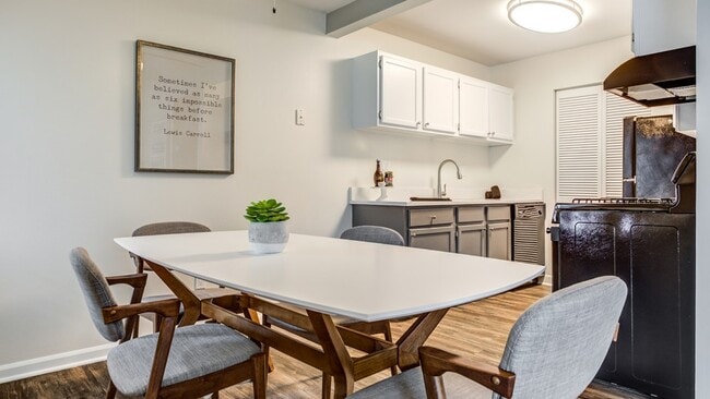 The View Apartments St Charles